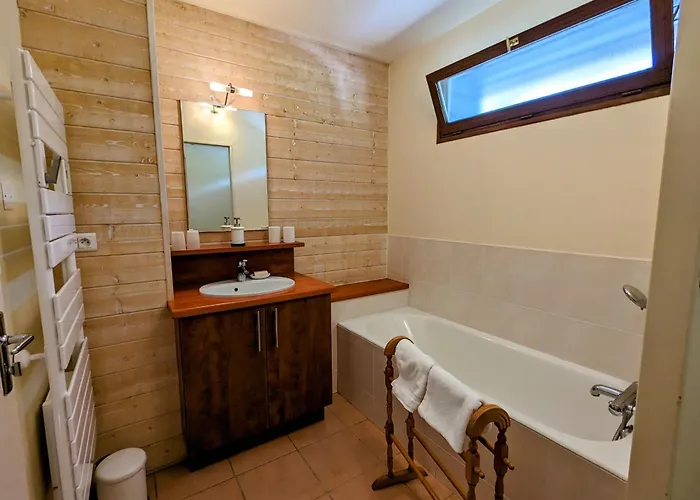 Maison Avec Piscine Chauffee, Tennis Gratuit, 5 En Bord De Riviere - Haironville, France - Fr-1-585-34 *