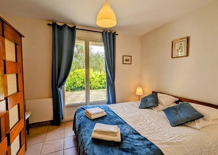 Maison Avec Piscine Chauffee, Tennis Gratuit, 5 En Bord De Riviere - Haironville, France - Fr-1-585-34