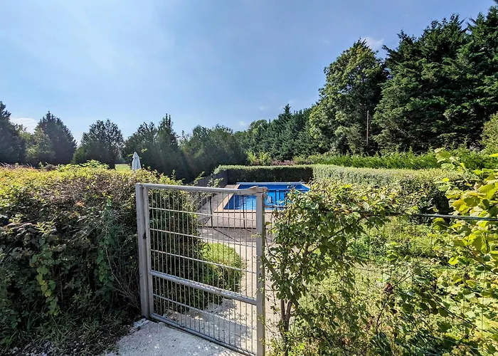 Maison Avec Piscine Chauffee, Tennis Gratuit, 5 En Bord De Riviere - Haironville, France - Fr-1-585-34